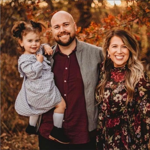 Meet your Posher, Sarah - Picture 3 of 4